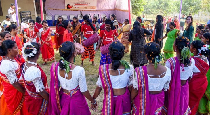 গাইবান্ধার গোবিন্দগঞ্জে সাঁওতাল নারীদের ক্রীড়া ও সাংস্কৃতিক উৎসব 