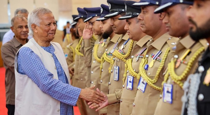 মানুষের আস্থা ফিরিয়ে আনতে পুলিশের প্রতি প্রধান উপদেষ্টার আহ্বান