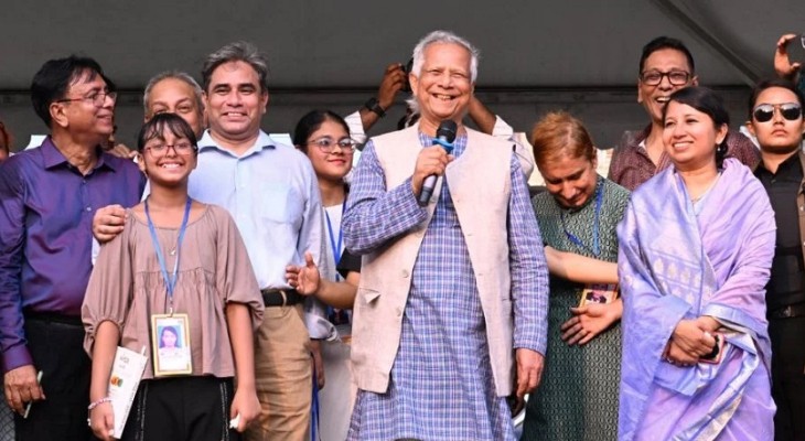 প্রধান উপদেষ্টাকে কাছে পেয়ে আবেগাপ্লুত বাথুয়াবাসী