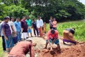 কলাপাড়ায় সড়ক সংস্কার করে দিলেন বিএনপি নেতা