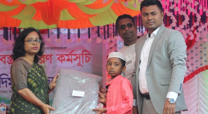 ফকিরহাটে শুভদিয়া সমাজ সেবা ক্লাবের উদ্যোগে শীতবস্ত্র বিতরণ