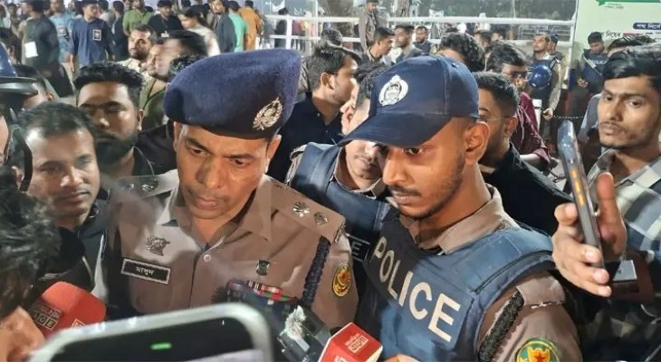 কেন্দ্রীয় শহীদ মিনারে আইফোনসহ ১২ মোবাইল চুরি