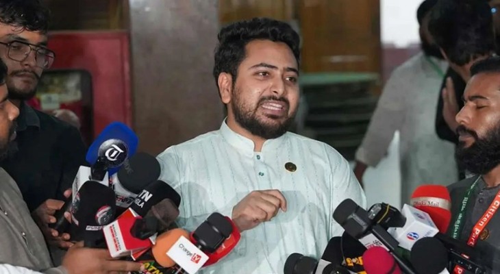 শেখ হাসিনার দেশে ফেরা নিয়ে নাহিদের বিস্ফোরক মন্তব্য