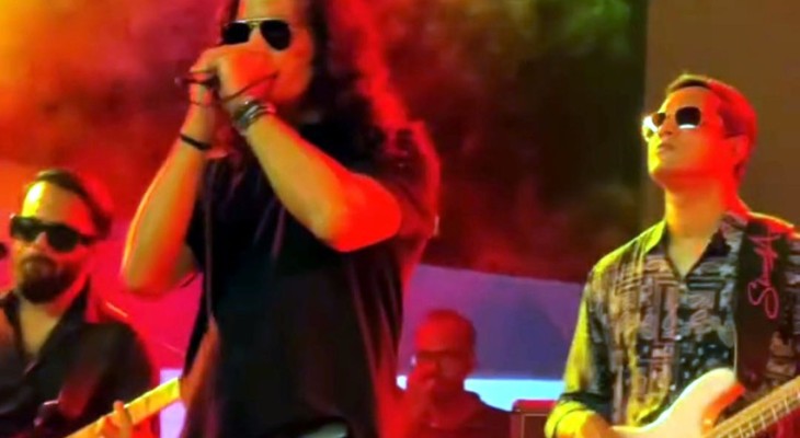কুয়াকাটার পর্যটন কার্নিভালে মঞ্চ মাতালেন আর্ক’র হাসান