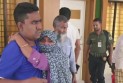 পাবনার সাঁথিয়ায় ম্যাজিস্ট্রেটের মধ্যস্থতায় ছেলের ঘরে ফিরলেন মা